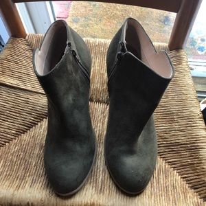 Old Navy Olive Suede Ankle Bootie, Size 10